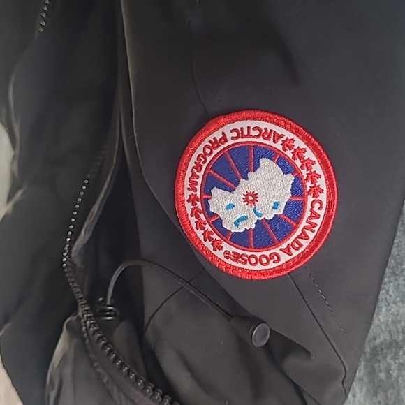 Canada Goose Black Chilliwack Bomber Parka - Picture 13 of 13